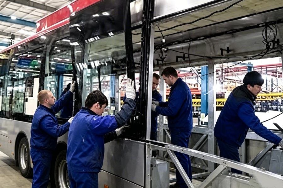 Bus truck windshield adhesive application