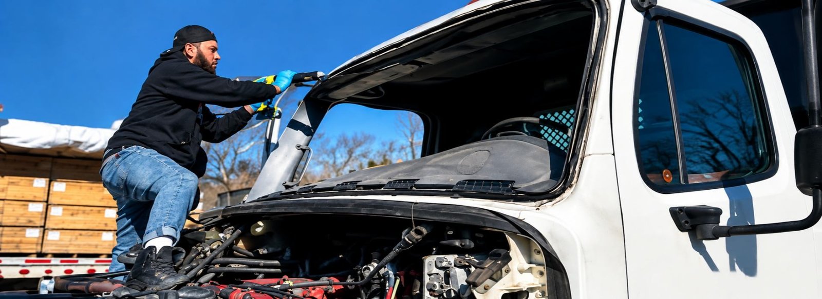mining truck windshield adhesive application in automotive windshield replacement