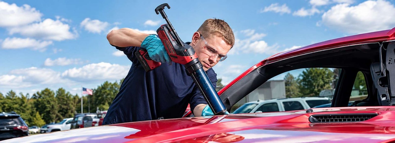 primerless windshield adhesive application in automotive windshield replacement