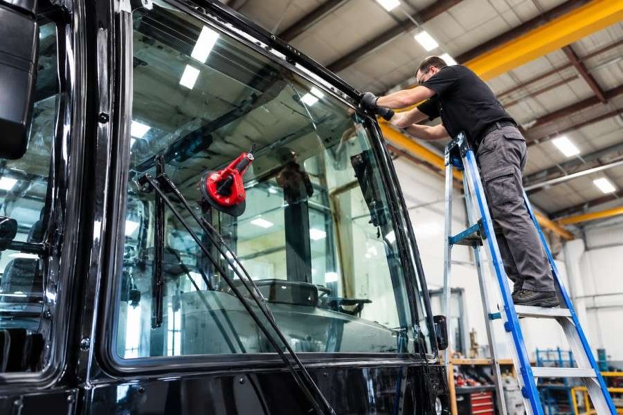 PA-160F large architectural automotive glass installation